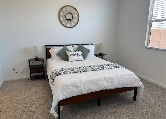Holiday home Modern 3br Pool Access I-10